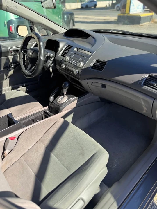 2011 Honda Civic 8th Gen - Image 7 of 17
