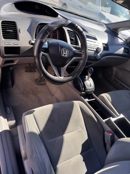 2011 Honda Civic 8th Gen - Image 9 of 17