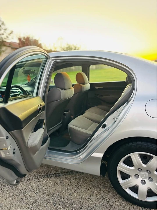 2011 Honda Civic 8th Gen - Image 13 of 16