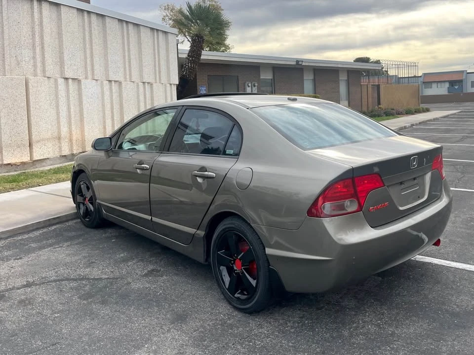 2011 Honda Civic 8th Gen - Image 2 of 7