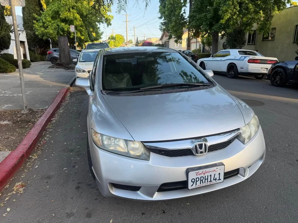 2011 Honda Civic 8th Gen - Image 3 of 13