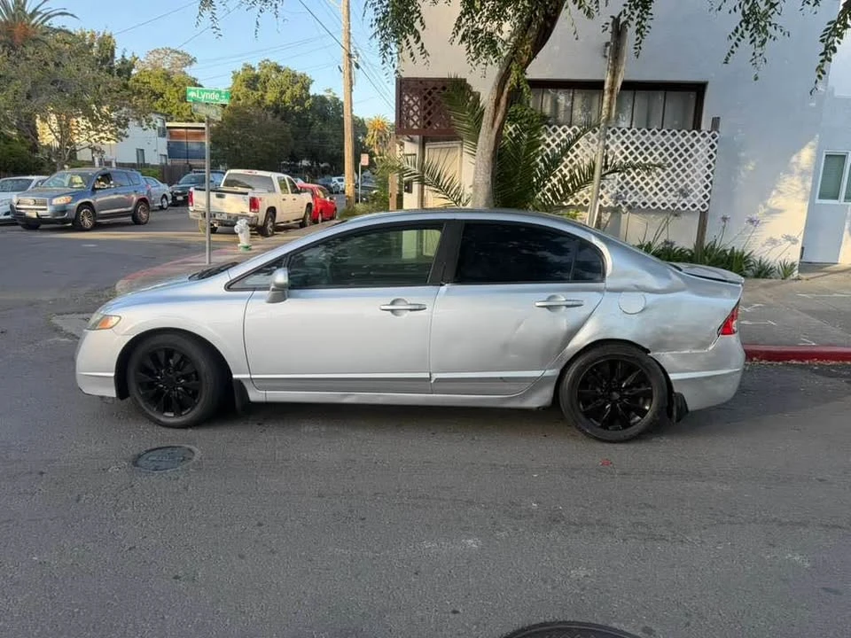 2011 Honda Civic 8th Gen - Image 5 of 13