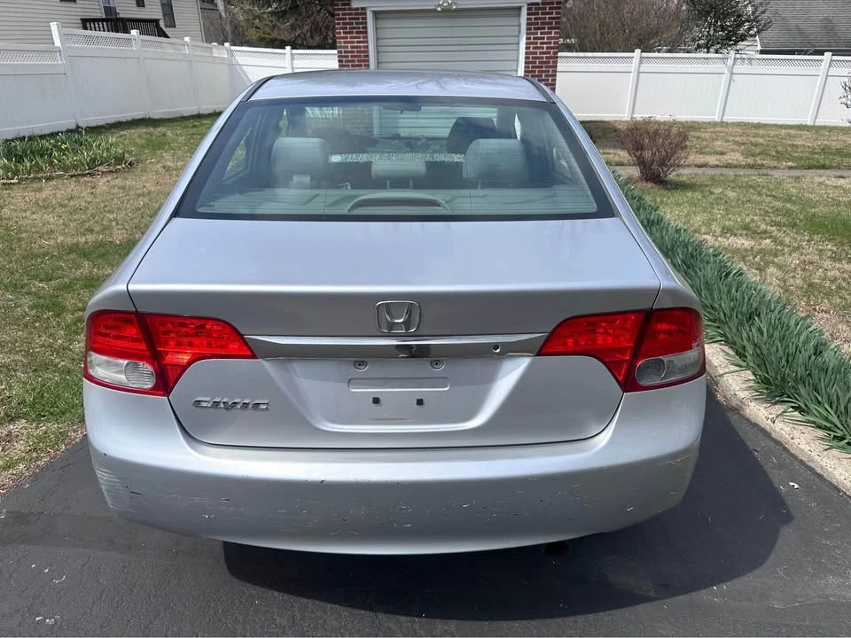 2011 Honda Civic 8th Gen - Image 8 of 14