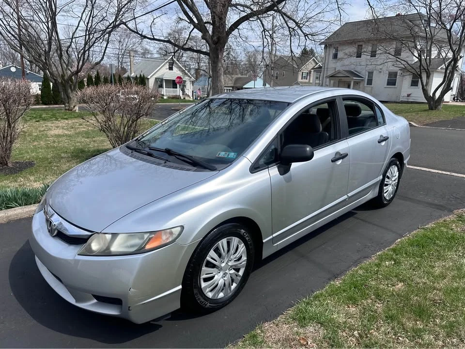 2011 Honda Civic 8th Gen - Image 2 of 14