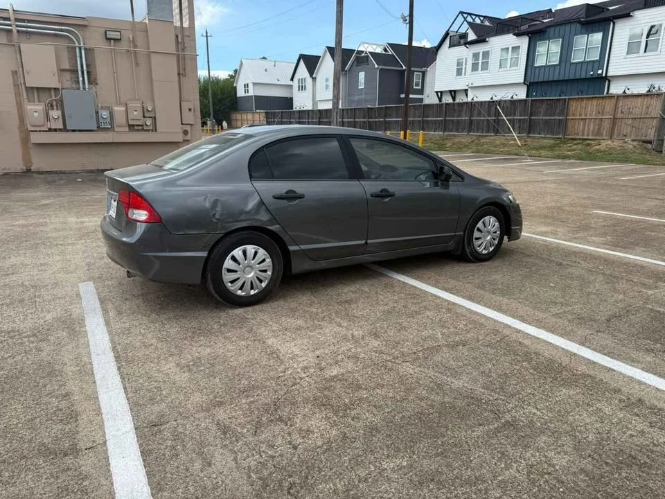 2011 Honda Civic 8th Gen - Image 8 of 16