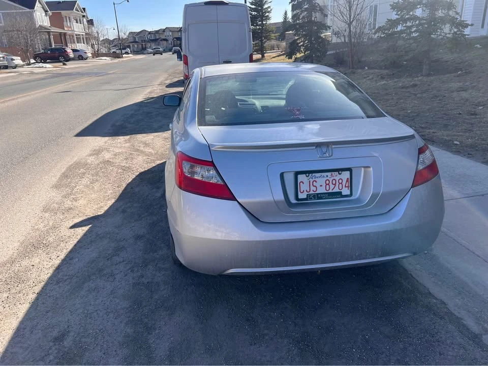 2011 Honda Civic 8th Gen - Image 2 of 5