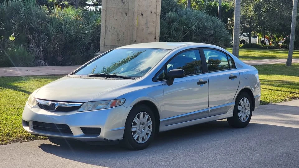 2011 Honda Civic 8th Gen - Image 7 of 19