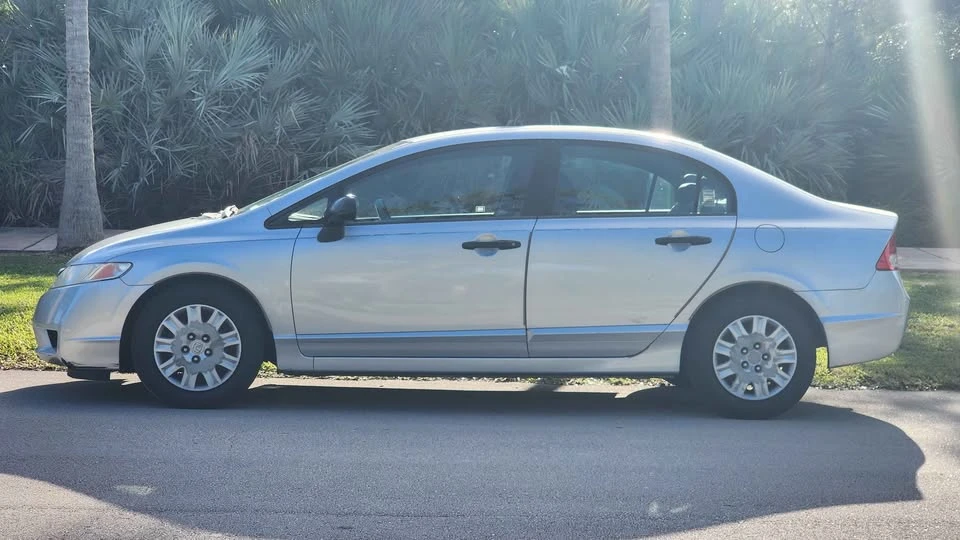 2011 Honda Civic 8th Gen - Image 4 of 19