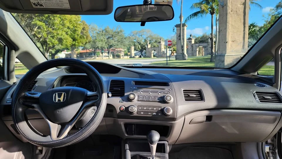 2011 Honda Civic 8th Gen - Image 10 of 19