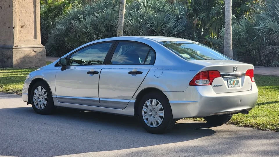 2011 Honda Civic 8th Gen - Image 5 of 19