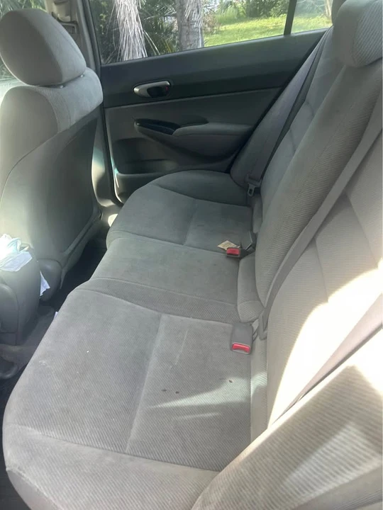 2011 Honda Civic 8th Gen - Image 2 of 5