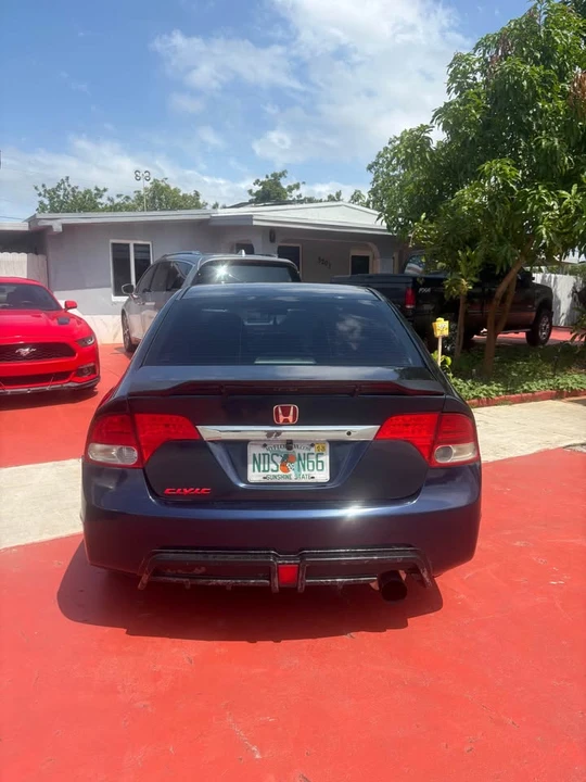 2011 Honda Civic 8th Gen - Image 4 of 8