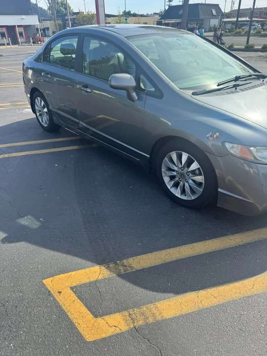 2011 Honda Civic 8th Gen - Image 7 of 17