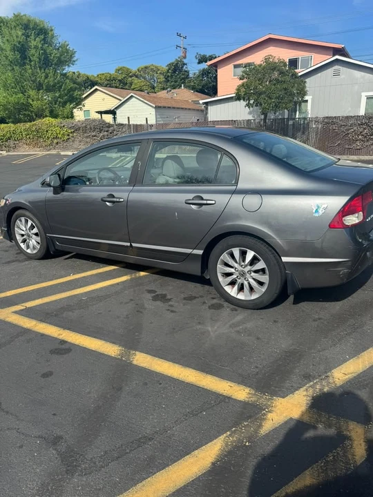 2011 Honda Civic 8th Gen - Image 3 of 17