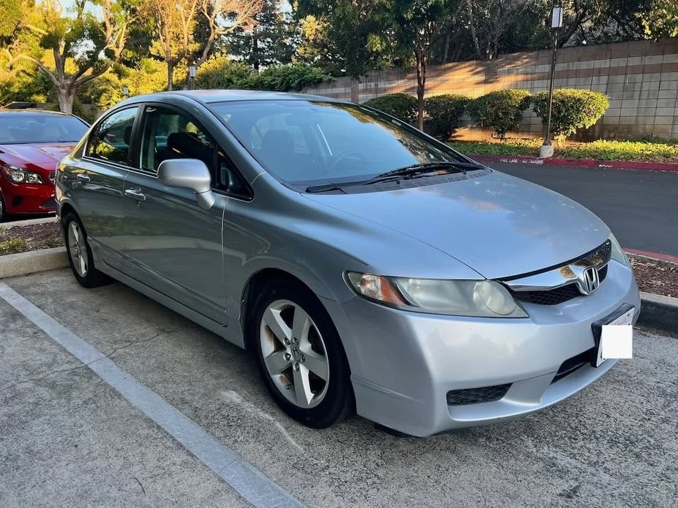 2011 Honda Civic 8th Gen - Image 3 of 17