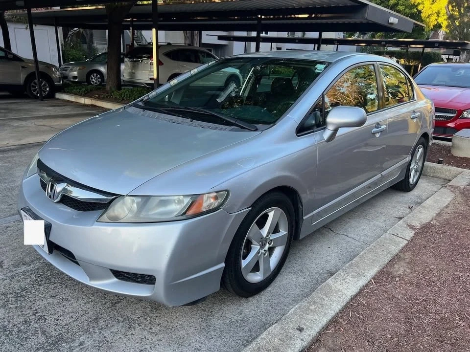 2011 Honda Civic 8th Gen - Image 2 of 17