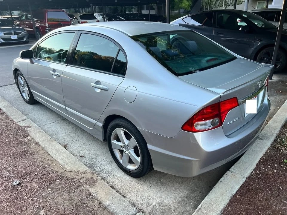 2011 Honda Civic 8th Gen - Image 5 of 17