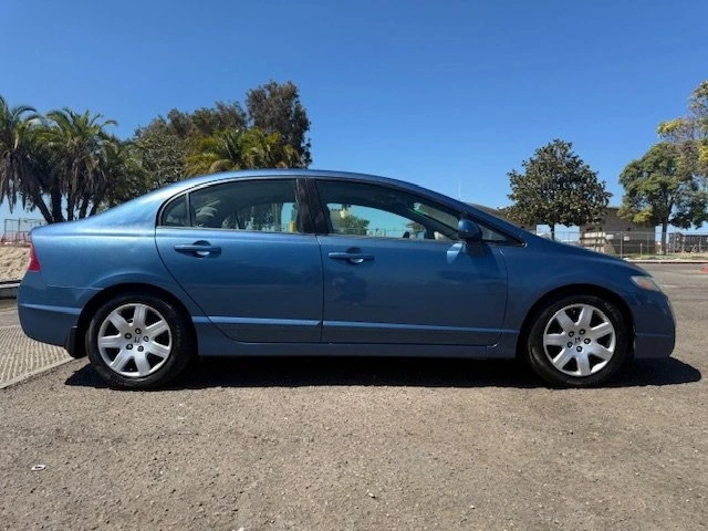 2011 Honda Civic 8th Gen - Image 5 of 19