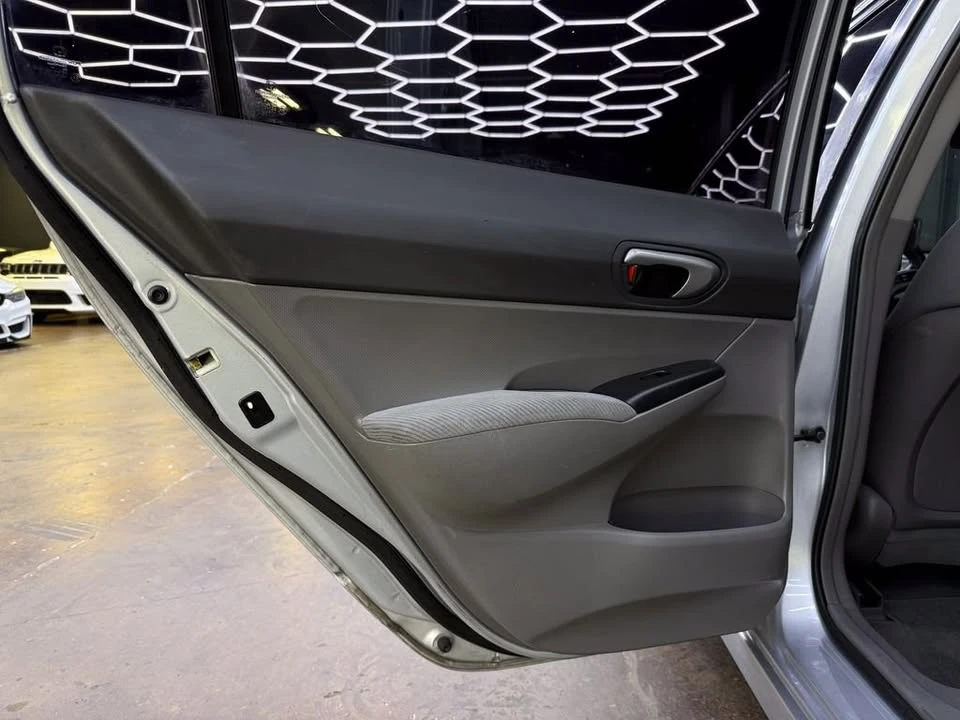 2011 Honda Civic 8th Gen - Image 15 of 19