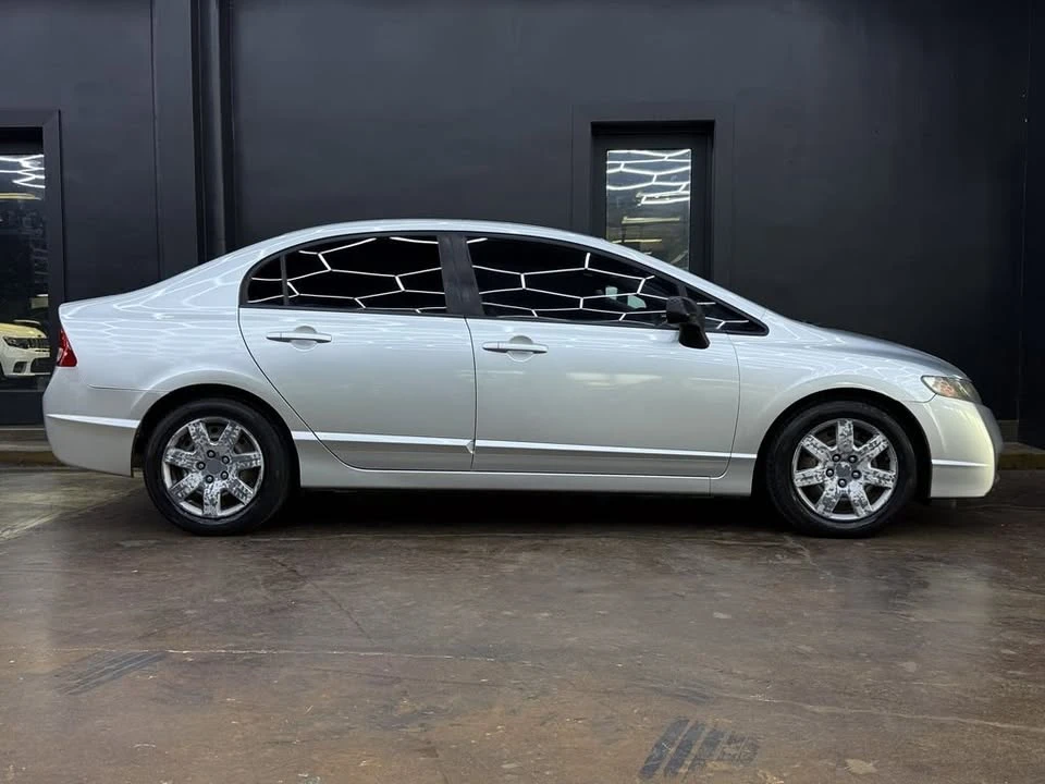 2011 Honda Civic 8th Gen - Image 9 of 19