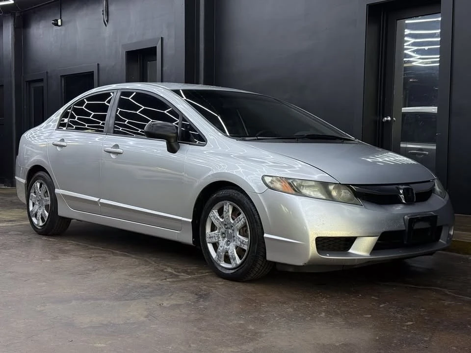 2011 Honda Civic 8th Gen - Image 11 of 20