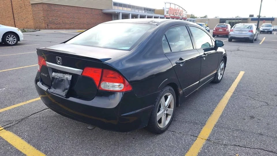 2011 Honda Civic 8th Gen - Image 5 of 9