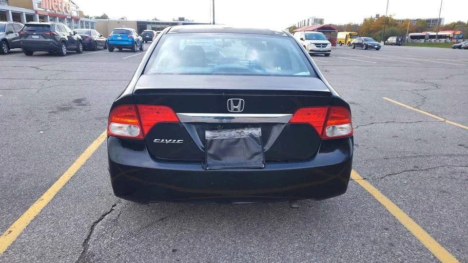 2011 Honda Civic 8th Gen - Image 4 of 9