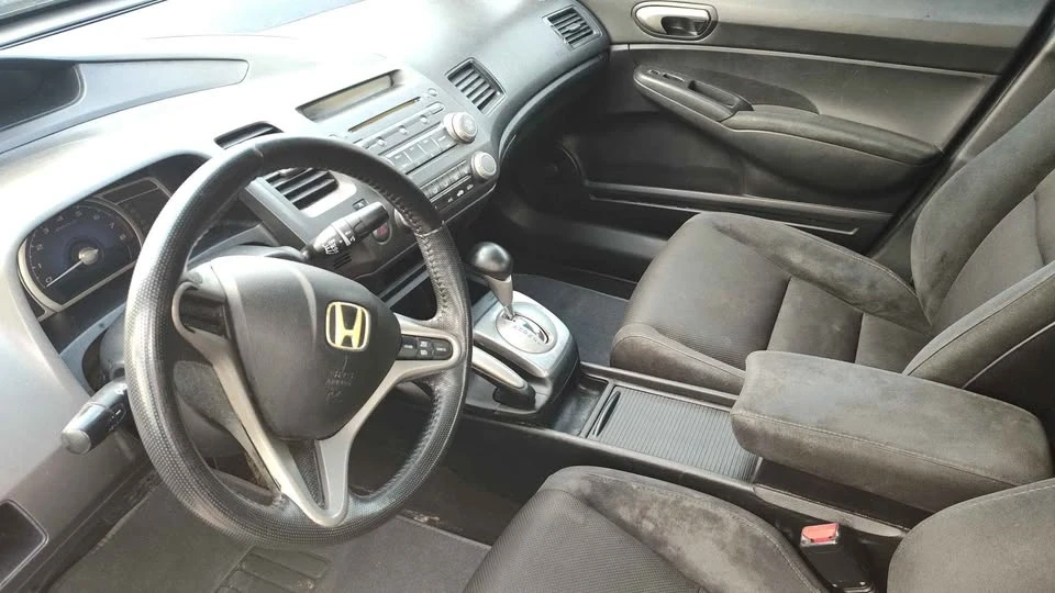2011 Honda Civic 8th Gen - Image 8 of 9