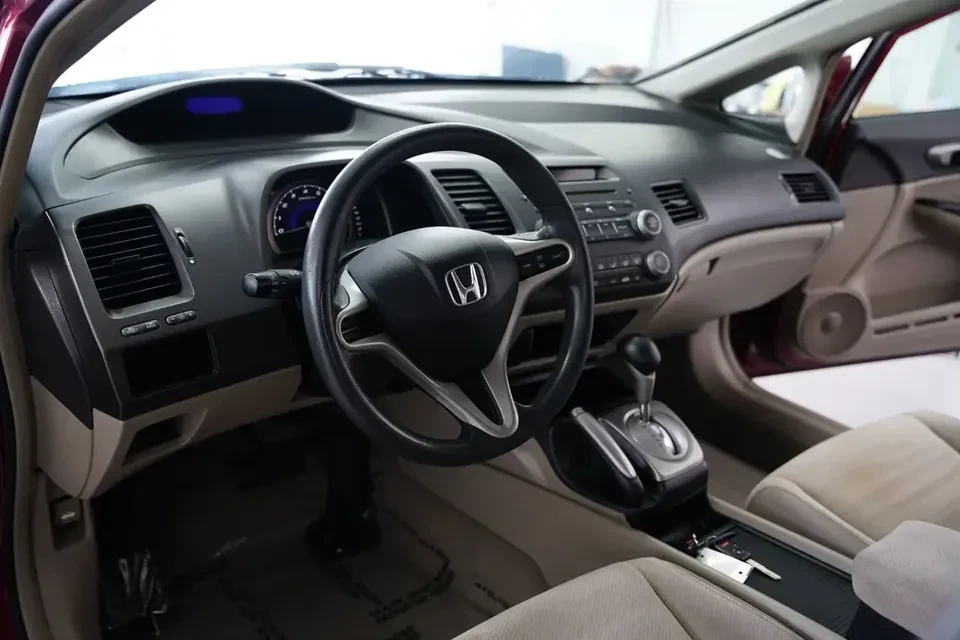 2011 Honda Civic 8th Gen - Image 8 of 18