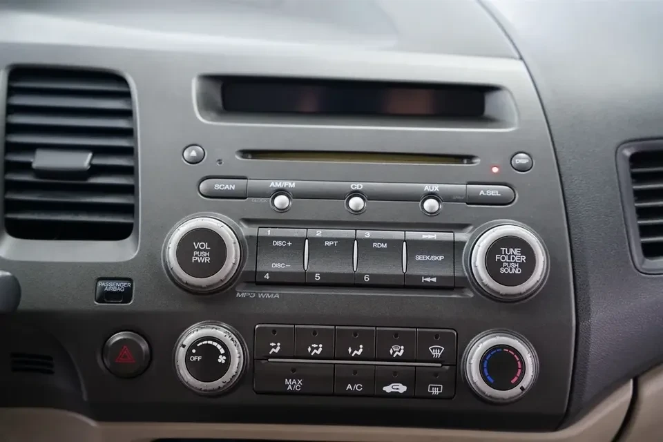 2011 Honda Civic 8th Gen - Image 16 of 18