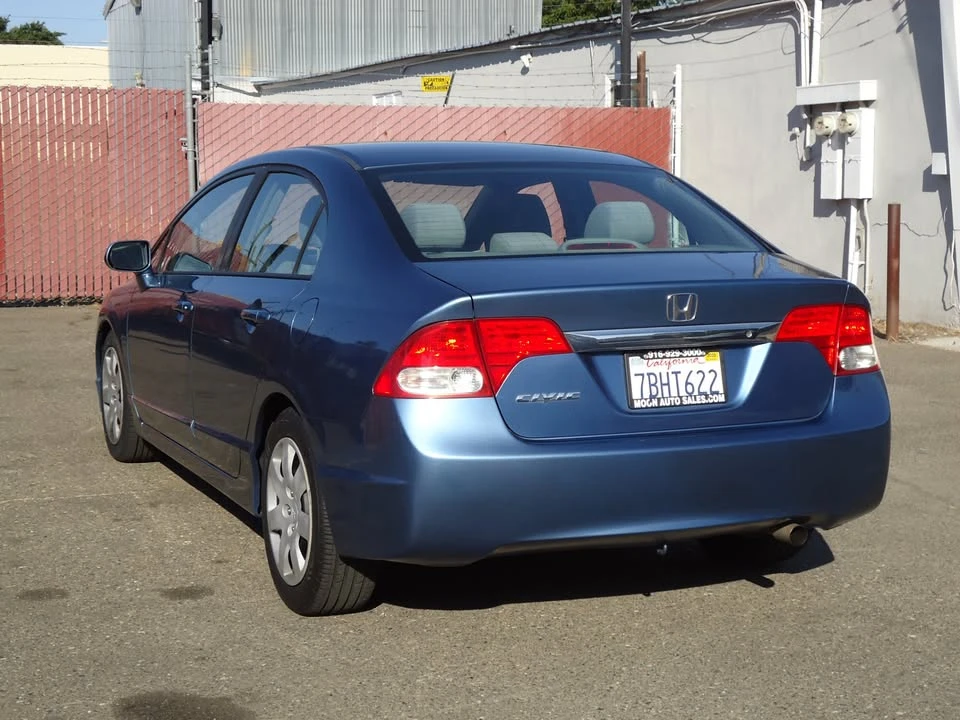2011 Honda Civic 8th Gen - Image 5 of 17