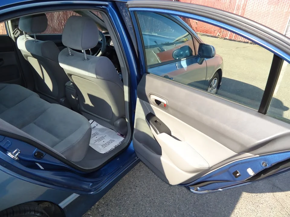 2011 Honda Civic 8th Gen - Image 10 of 17