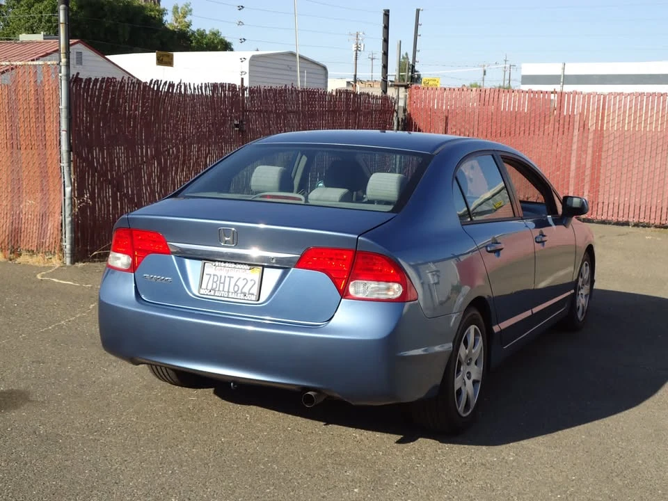2011 Honda Civic 8th Gen - Image 3 of 17