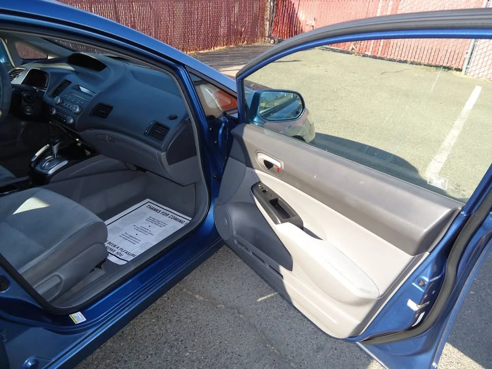 2011 Honda Civic 8th Gen - Image 9 of 17