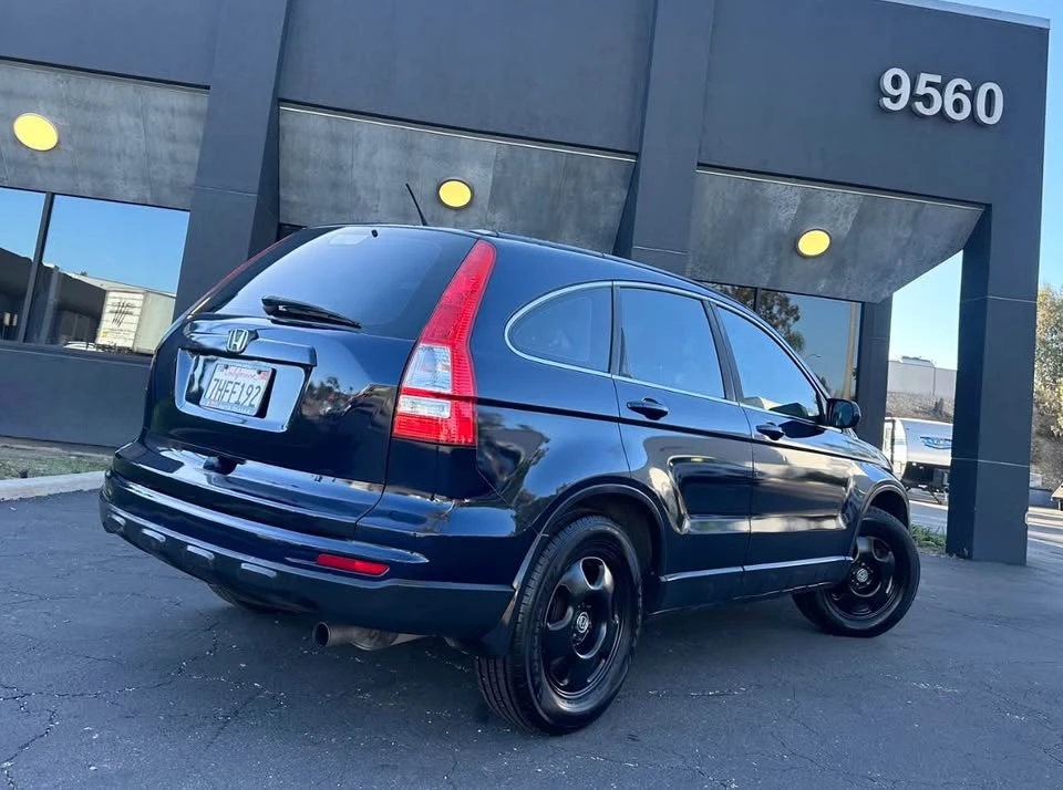 2011 Honda CR-V 3rd Gen - Image 3 of 10