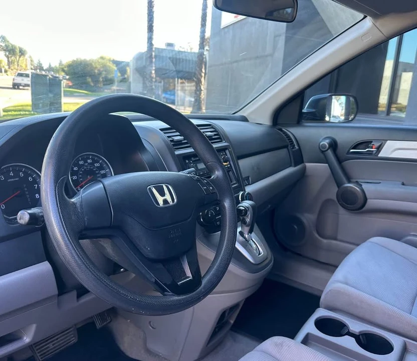 2011 Honda CR-V 3rd Gen - Image 5 of 10