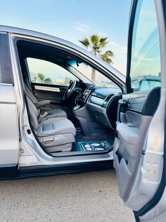 2011 Honda CR-V 3rd Gen - Image 10 of 15