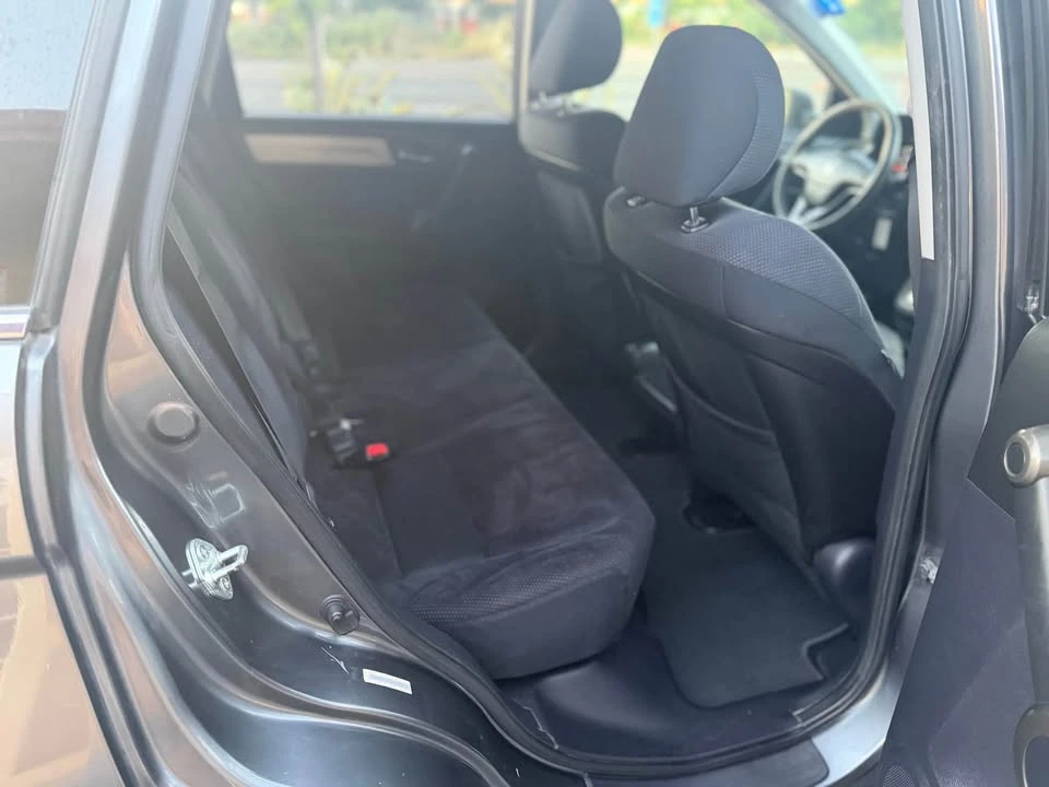 2011 Honda CR-V 3rd Gen - Image 13 of 18