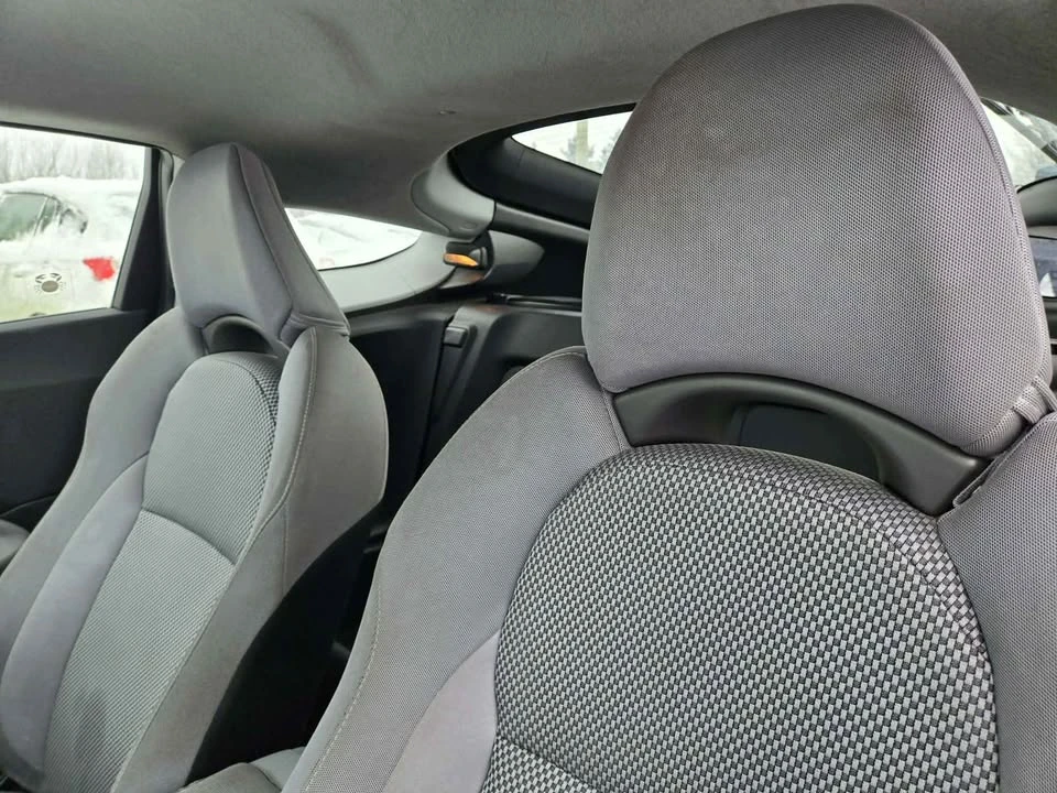 2011 Honda CR-Z - Image 10 of 17