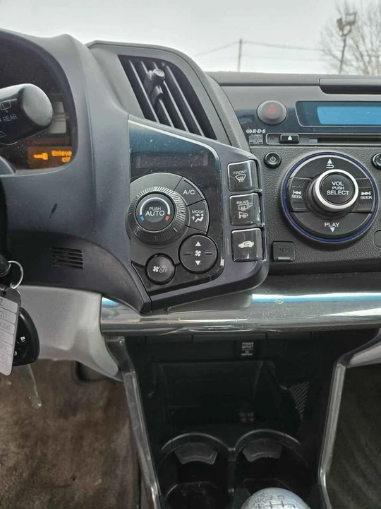 2011 Honda CR-Z - Image 13 of 17