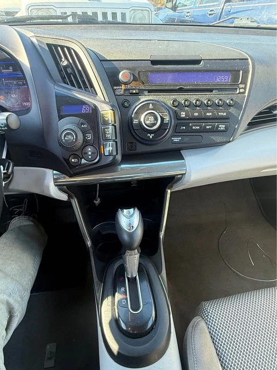 2011 Honda CR-Z - Image 5 of 10