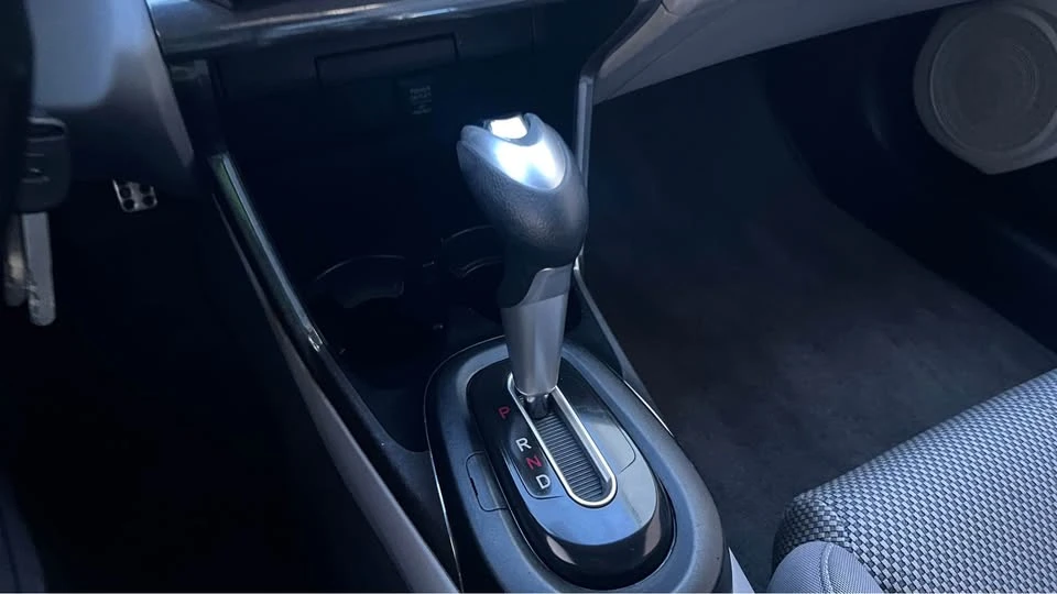 2011 Honda CR-Z - Image 11 of 20