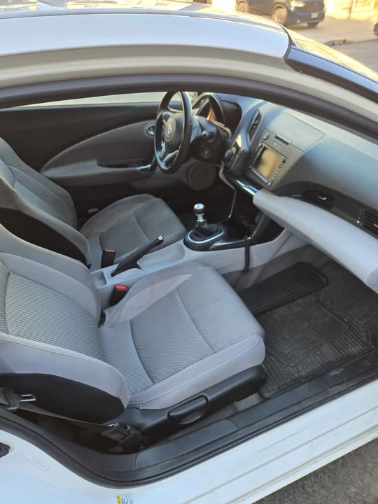 2011 Honda CR-Z - Image 8 of 15