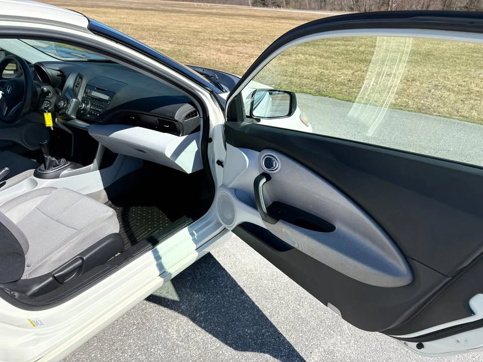 2011 Honda CR-Z - Image 15 of 17