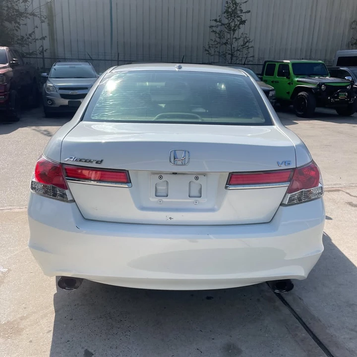 2011 Honda Accord 8th Gen - Image 3 of 17