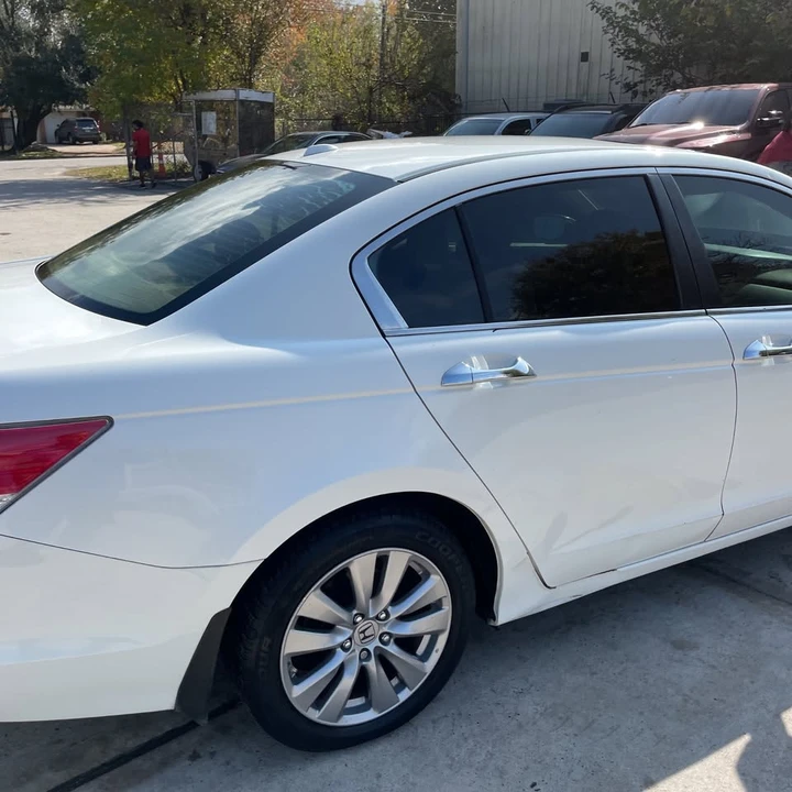 2011 Honda Accord 8th Gen - Image 9 of 17