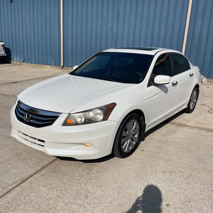 2011 Honda Accord 8th Gen - Image 4 of 17