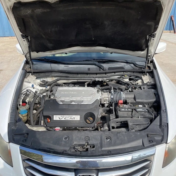 2011 Honda Accord 8th Gen - Image 14 of 17