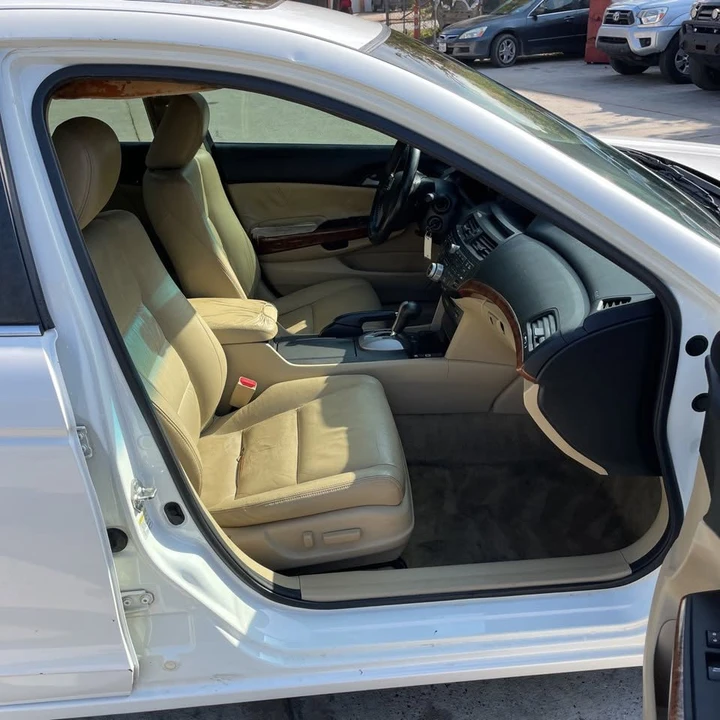 2011 Honda Accord 8th Gen - Image 11 of 17
