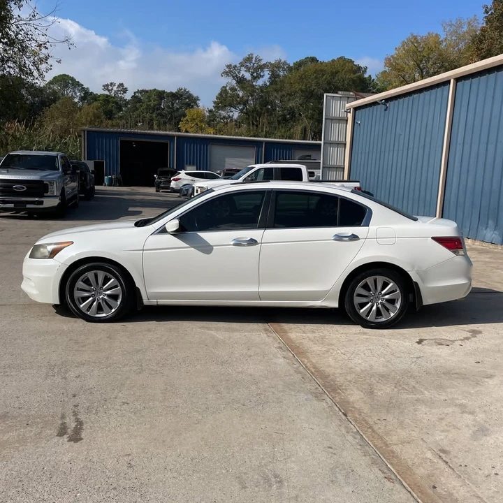 2011 Honda Accord 8th Gen - Image 7 of 17